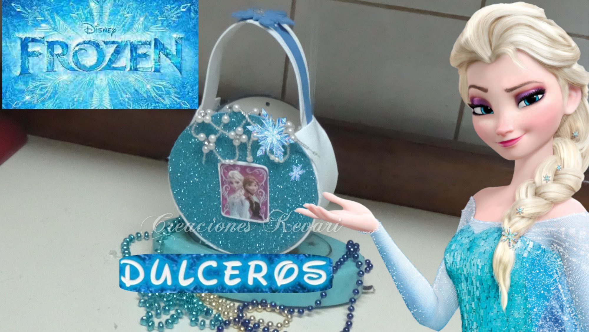 Dulcero o Bolso de CD de frozen (material reciclado). Frozen's Elsa Candy Bag