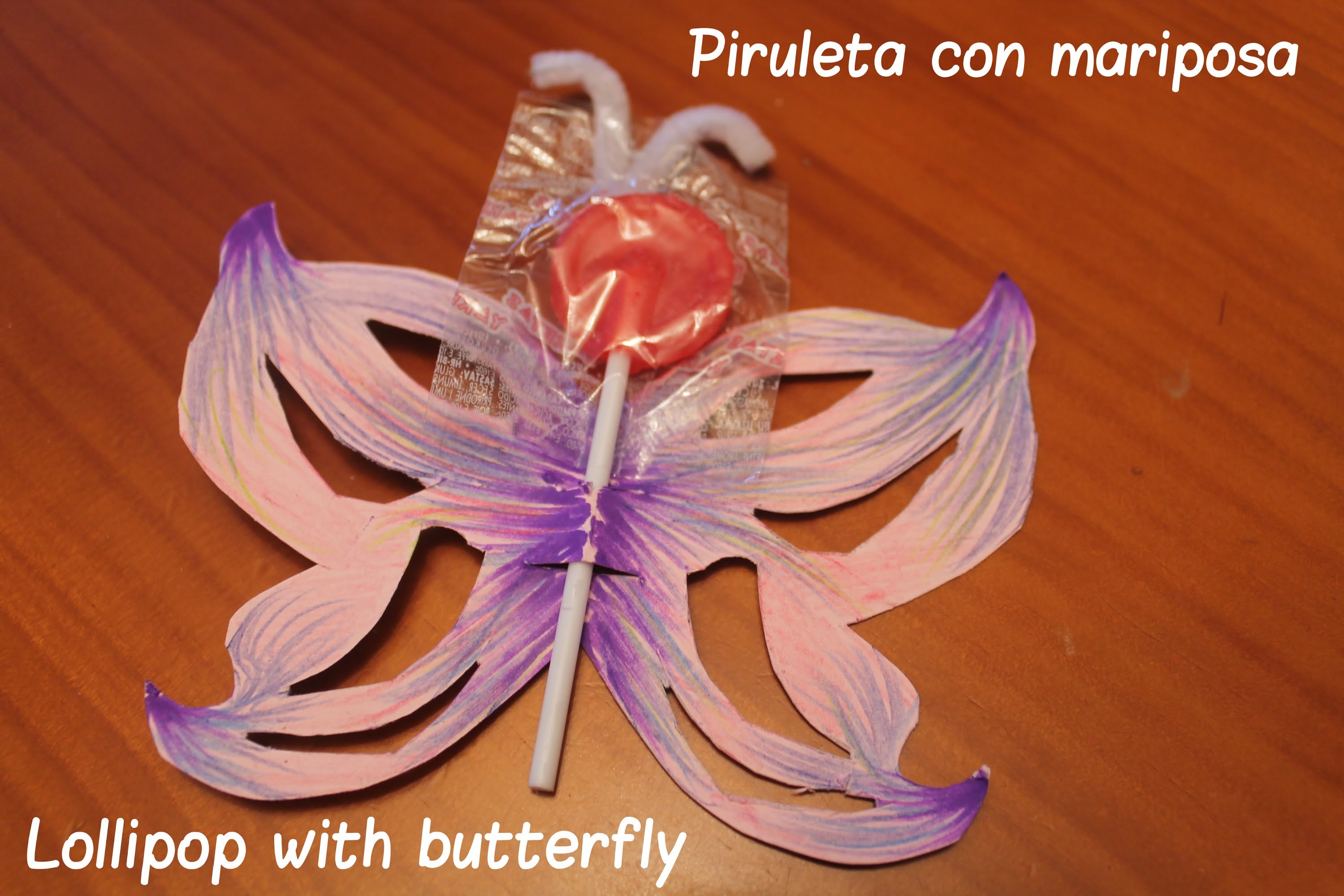 Piruleta con mariposa - Lollipop with butterfly - Ahorradoras.com