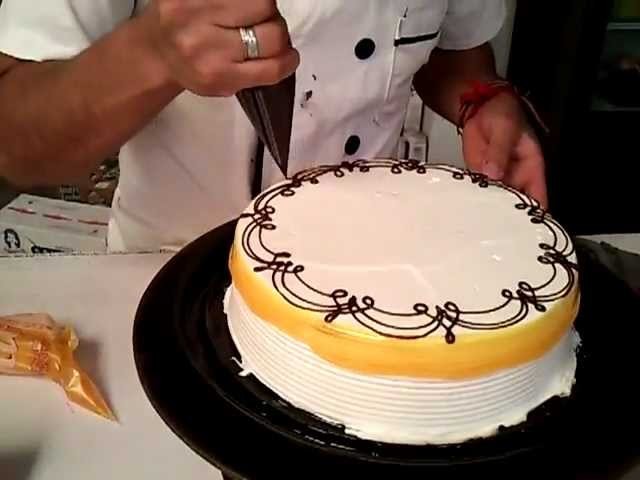 Como hacer pasteles decorado con glit amarillo