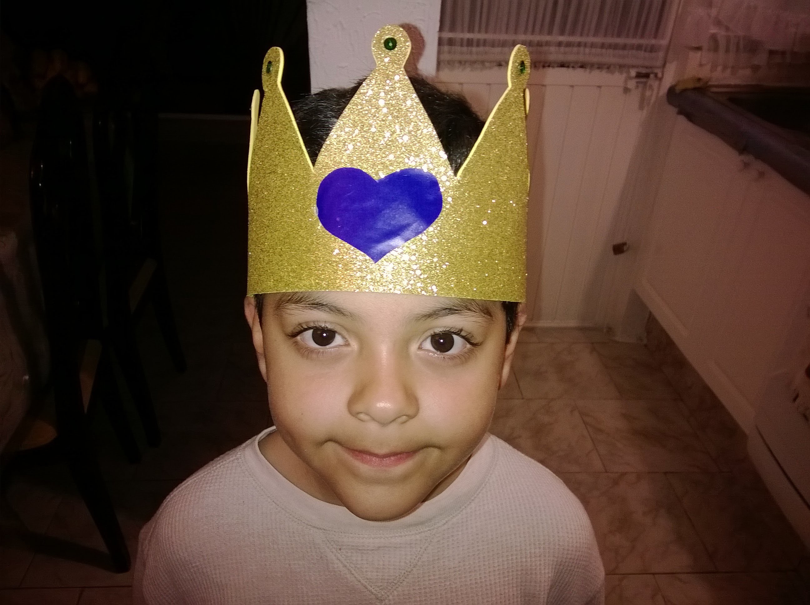 DIY corona de rey de foamy para niño