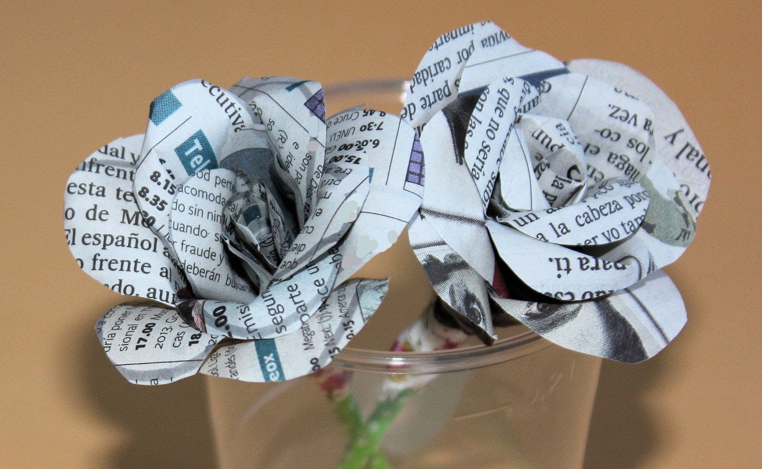 Cómo hacer rosas de papel para regalar