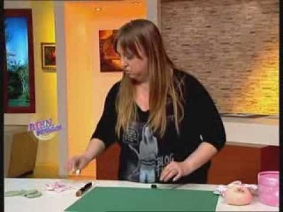 Silvia Nieruczkow - Bienvenidas TV -  Crea una caja con flor en muñecos soft