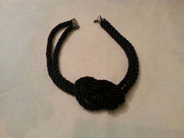 Cómo hacer un collar con un nudo marinero | facilisimo.com