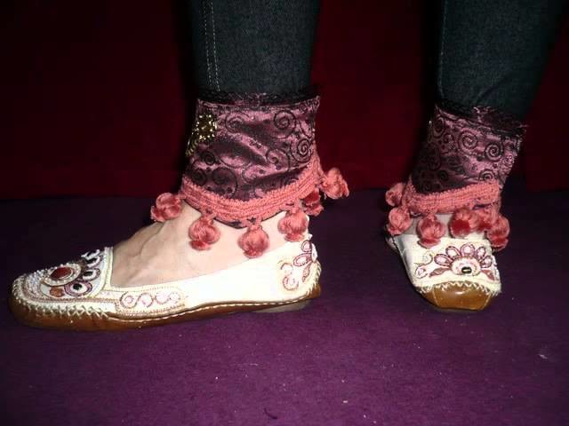 Polainas modelo BAILARINAS con pompones rosa