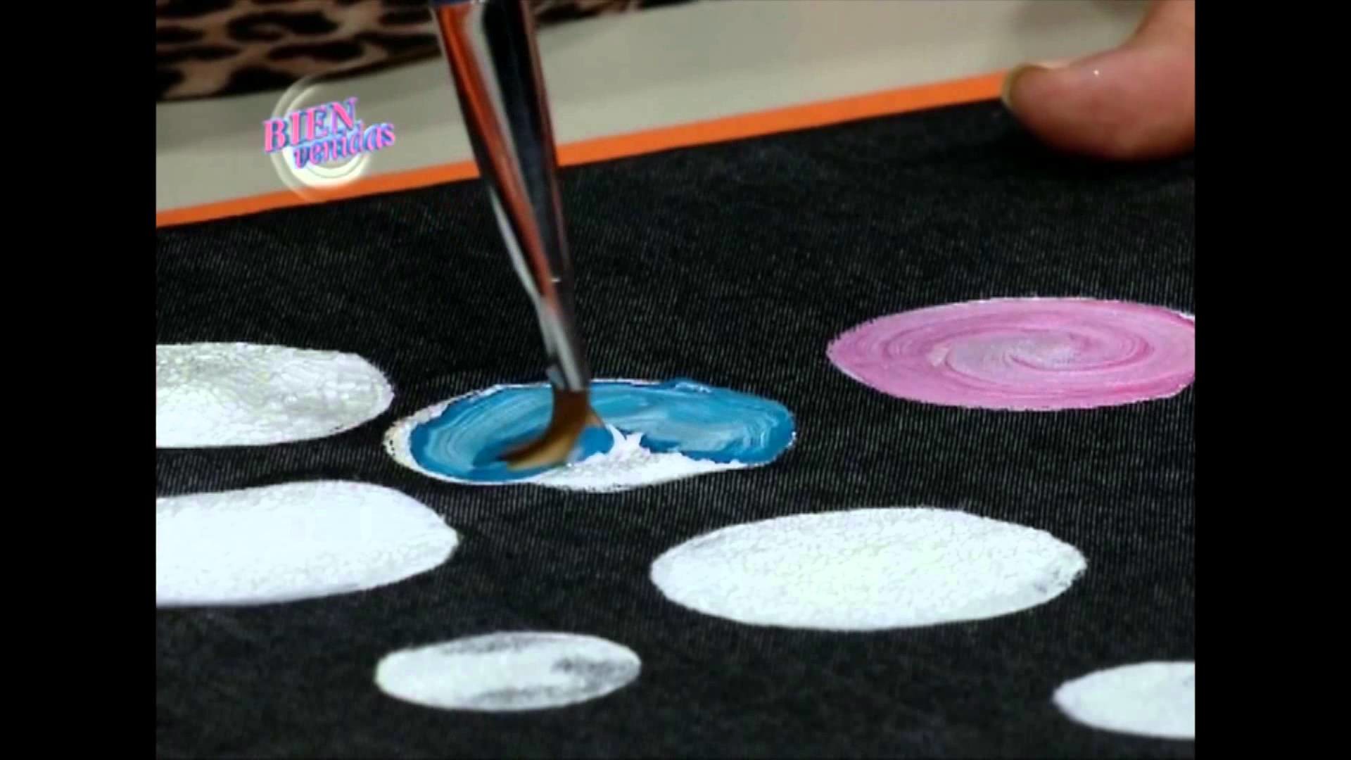 Pintura para tela y Dimensional Glitter y Perlado sobre jean - Rosana Ovejero en Bienvenidas Tv