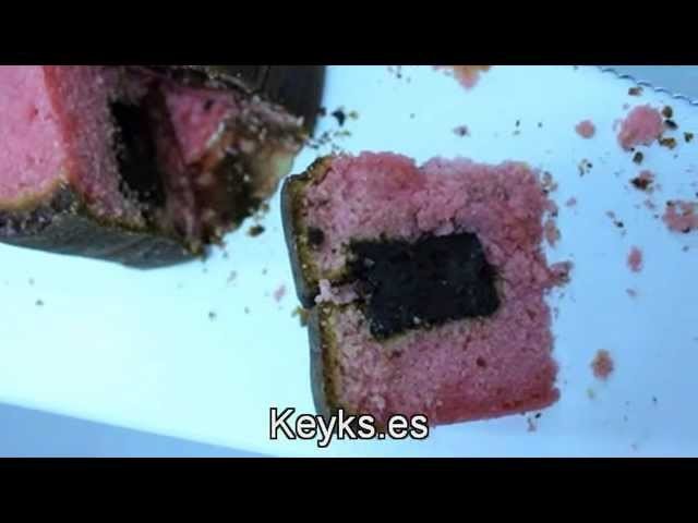 Como hacer una tarta rosa con relleno cuadrado de chocolate