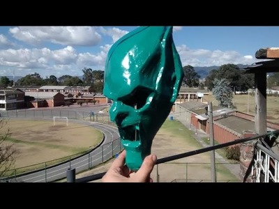 Como hacer mascaras en resina y fibra de vidrio ( duende verde)
