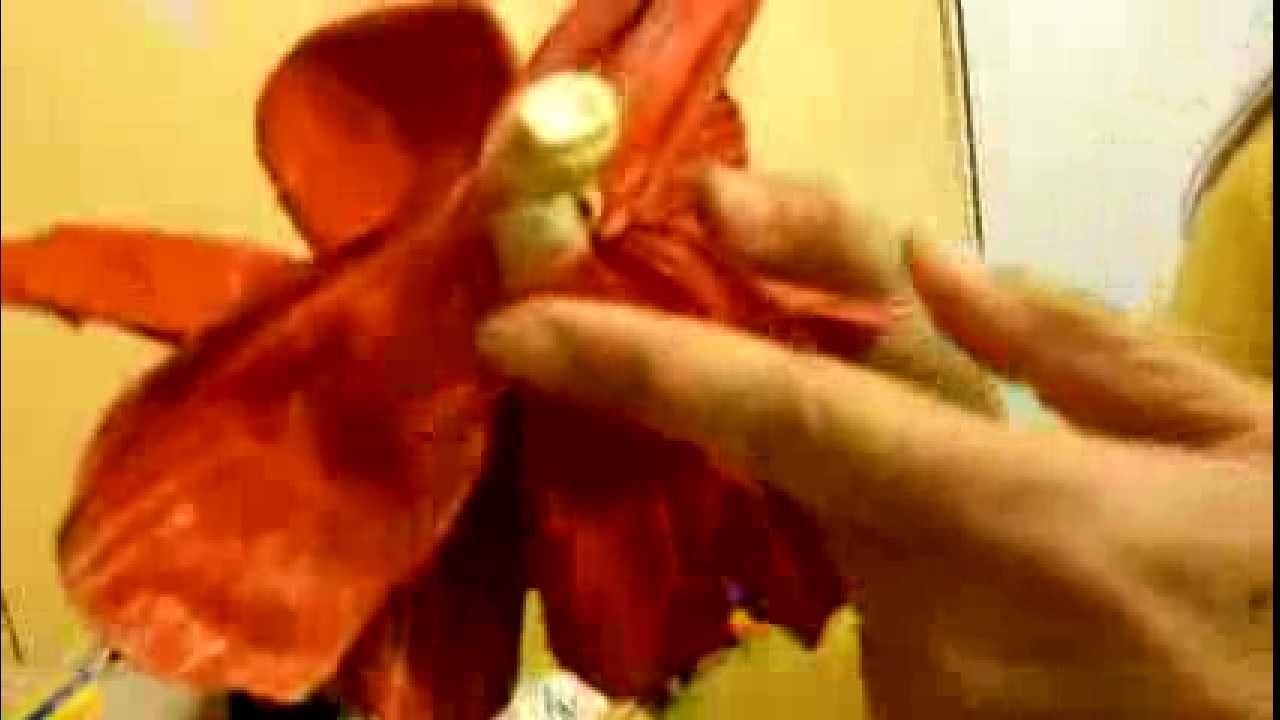 Flores recicladas de hojas de choclo (maíz)