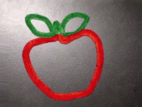 Manualidades de chenilla: Manzana hecha con limpiapipas