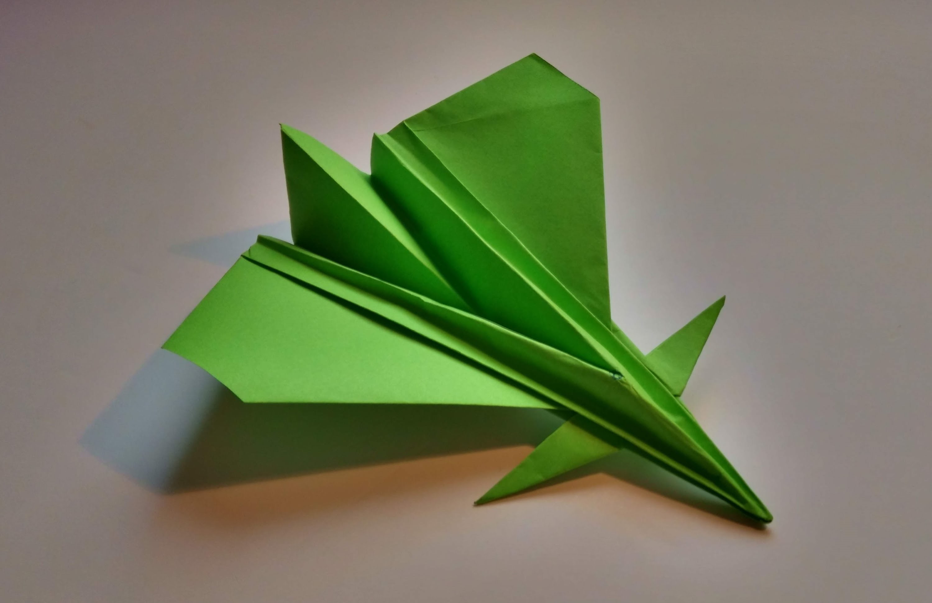 Como hacer un avion de papel realista que vuela