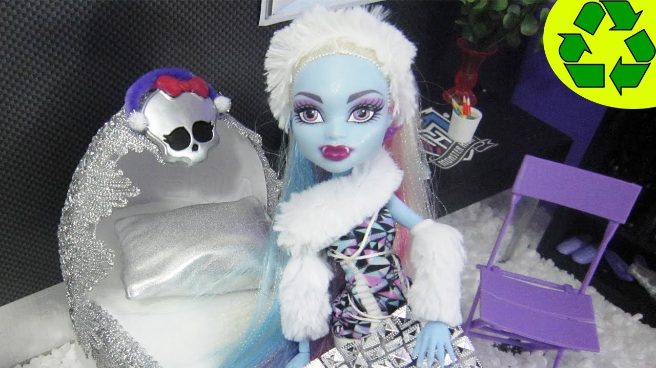 Manualidades para muñecas: Haz una cama inspirada por la muñeca Monster High Abbey