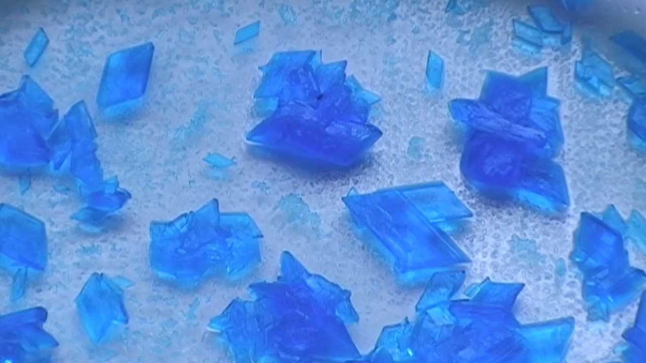 Formación de cristales azules