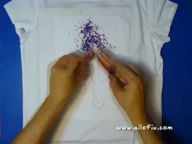 Cómo estampar una camiseta con ceras