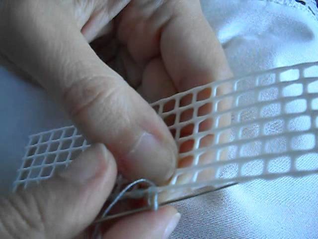 Cómo hacer una jabonera de malla plástica