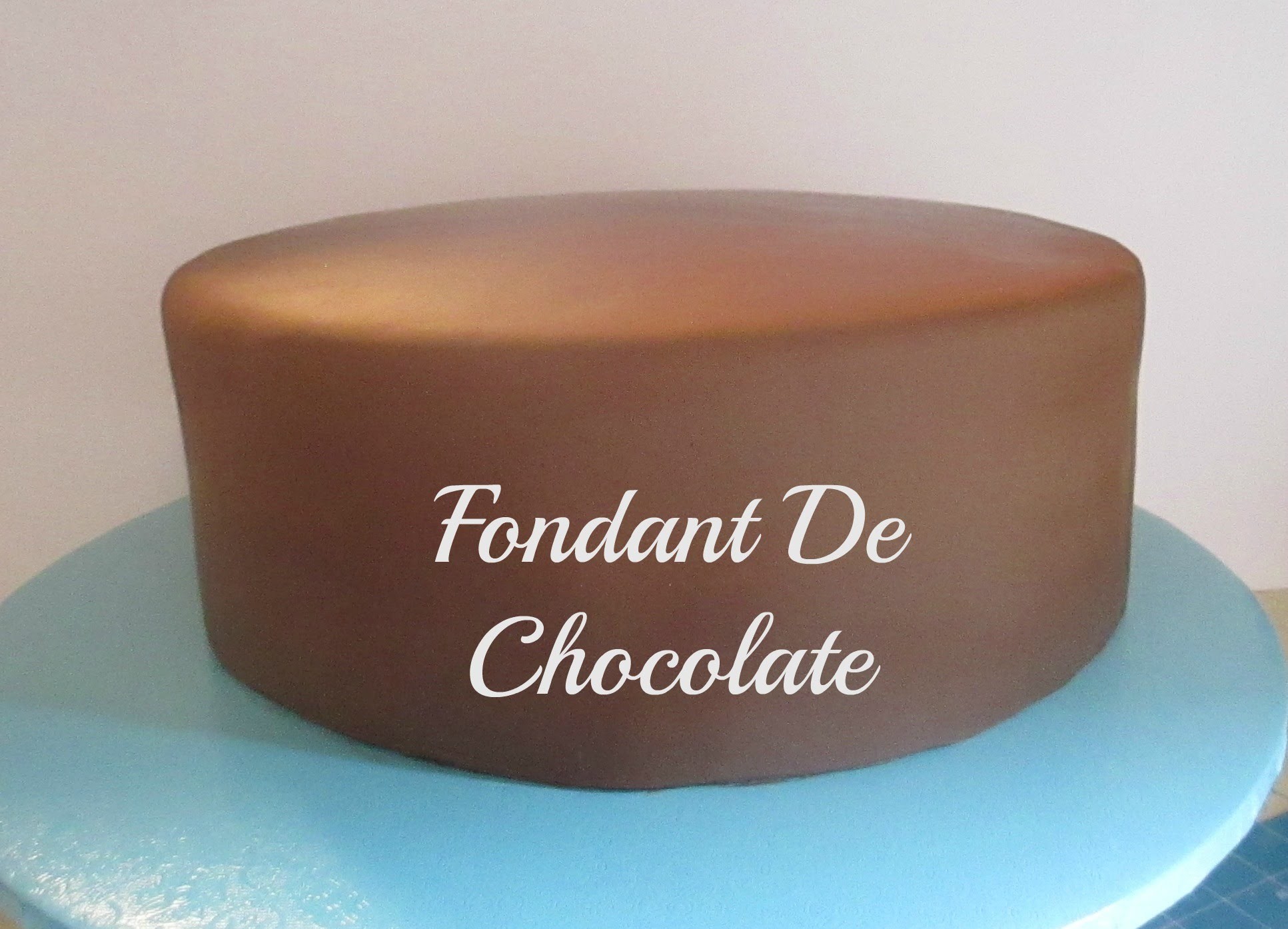 Cómo Hacer Fondant De Chocolate y Cubrir El Pastel Muy Fácil! - Madelin's Cakes