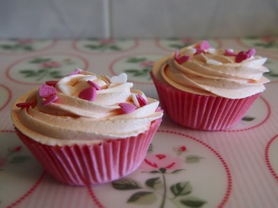 Cupcakes de Fresa en 5 minutos (Microondas) | Receta Facil
