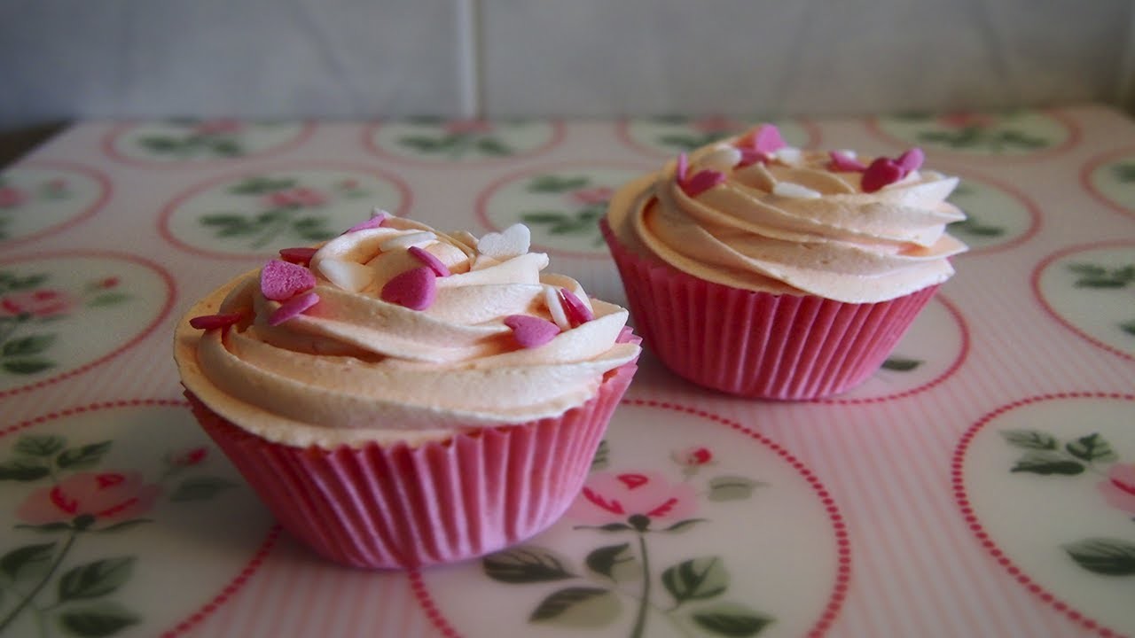 Cupcakes de Fresa en 5 minutos (Microondas) | Receta Facil