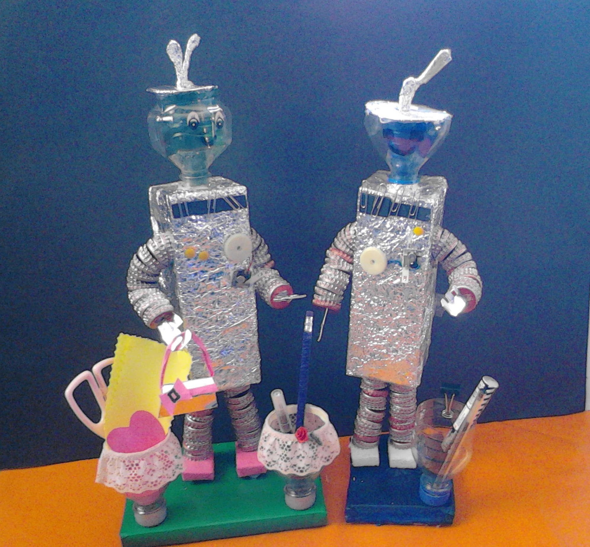 Robots alcancia reciclados