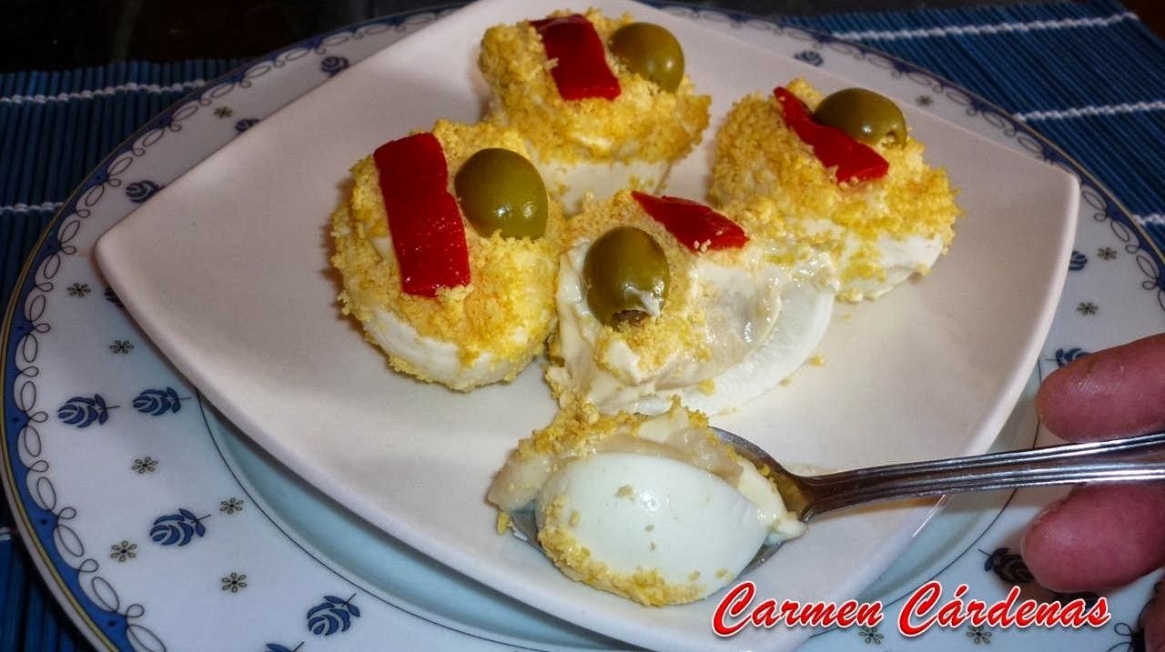 Huevos rellenos de bechamel con jamón serrano, Receta paso a paso de Carmen Cárdenas.