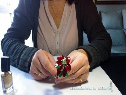 Cómo hacer flores de Navidad con alambre y esmalte