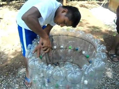 Basureros de botellas plásticas