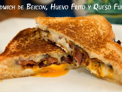 Sandwich de Beicon, Huevo Frito y Queso Fundido