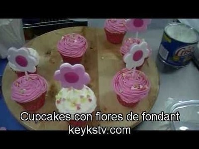 Cómo  decorar cupcakes con flores de fondant