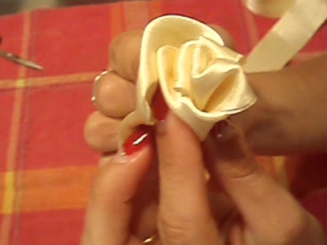 Cómo hacer una rosa con cinta de raso
