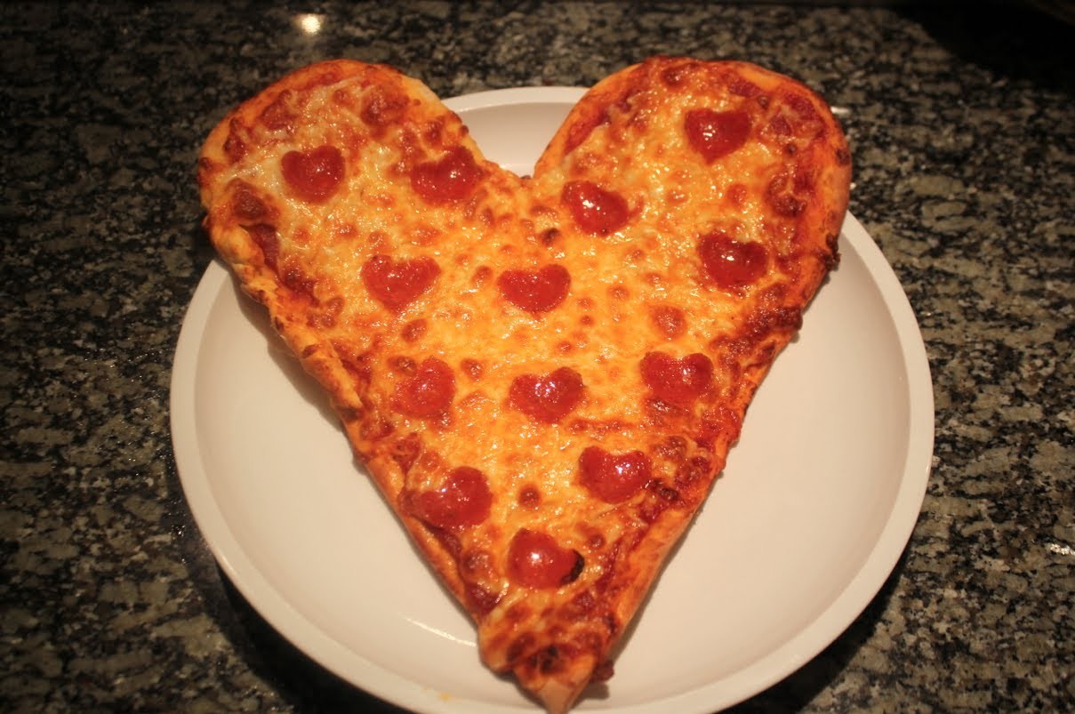 Pizza de pepperoni en forma de Corazón