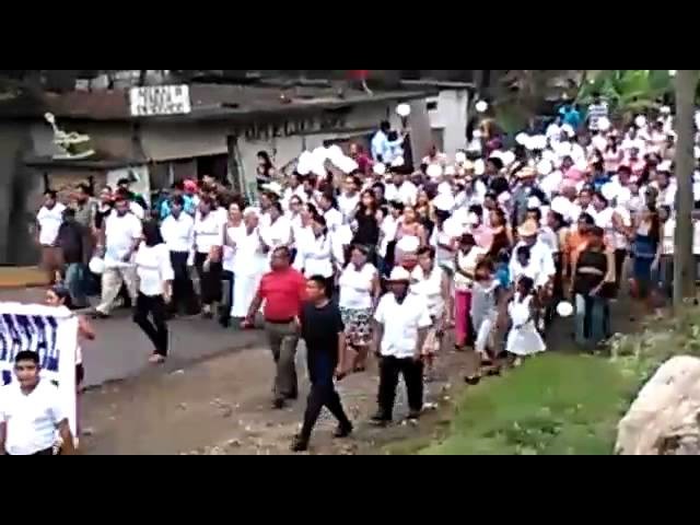MARCHA EN COSOLAPA OAXACA, AGRADECIENDO LA VIOLENCIA DE LA POLICIA ESTATAL???