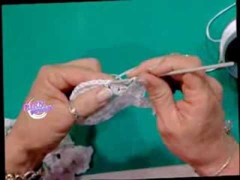 Mónica Astudillo - Bienvenidas TV - Teje una canasta navideña en crochet.
