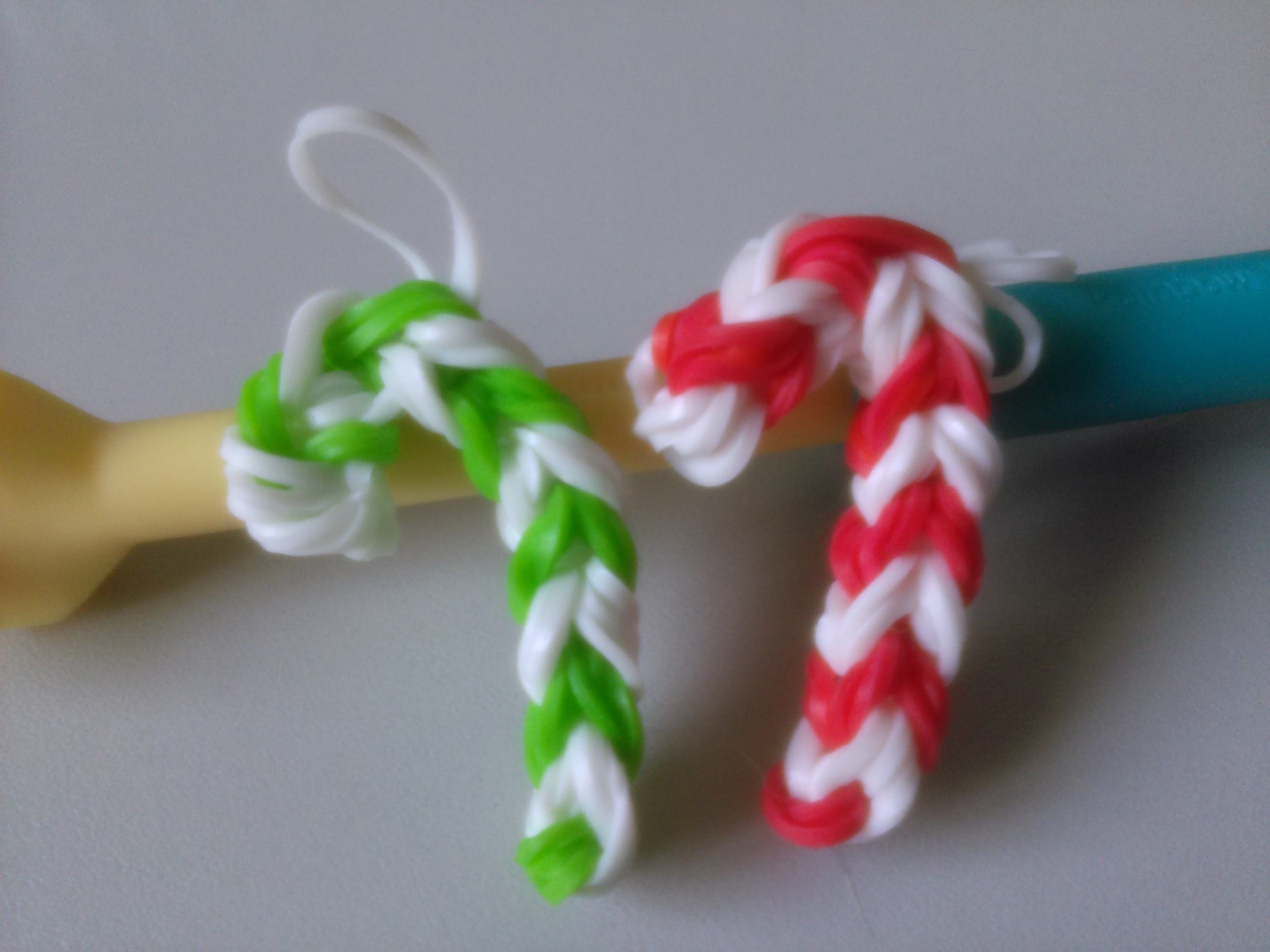 Bastón de Caramelo con Rainbow Loom (telar)