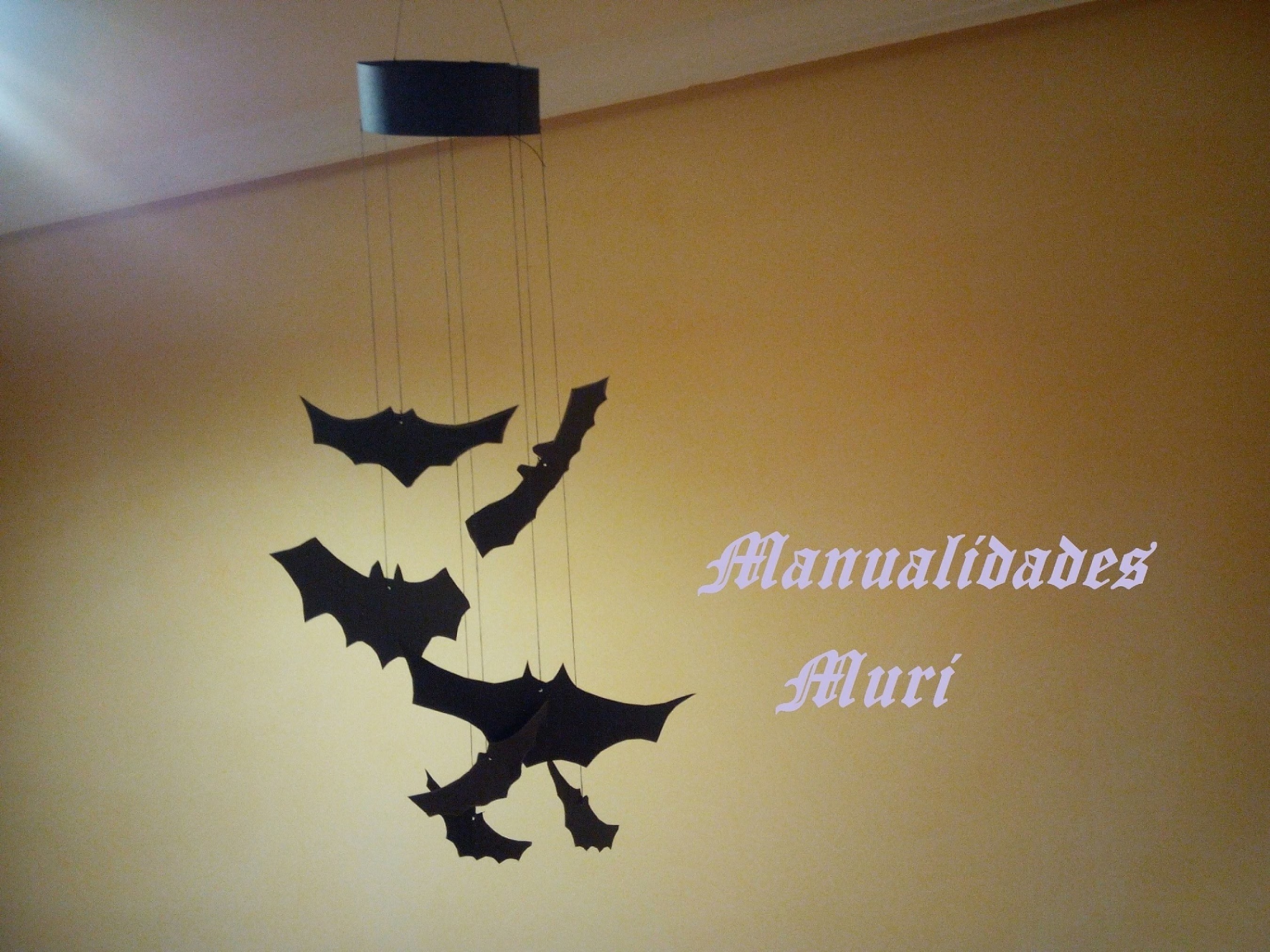 Manualidades. Móvil decorativo para Halloween muy fácil