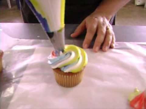 Como decorar un Cupcake con un Cupcake Swirl