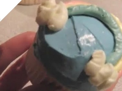 Cómo hacer unas Cupcakes decoradas con un Arco Iris | Recetas para Cupcakes por Azúcar con Amor