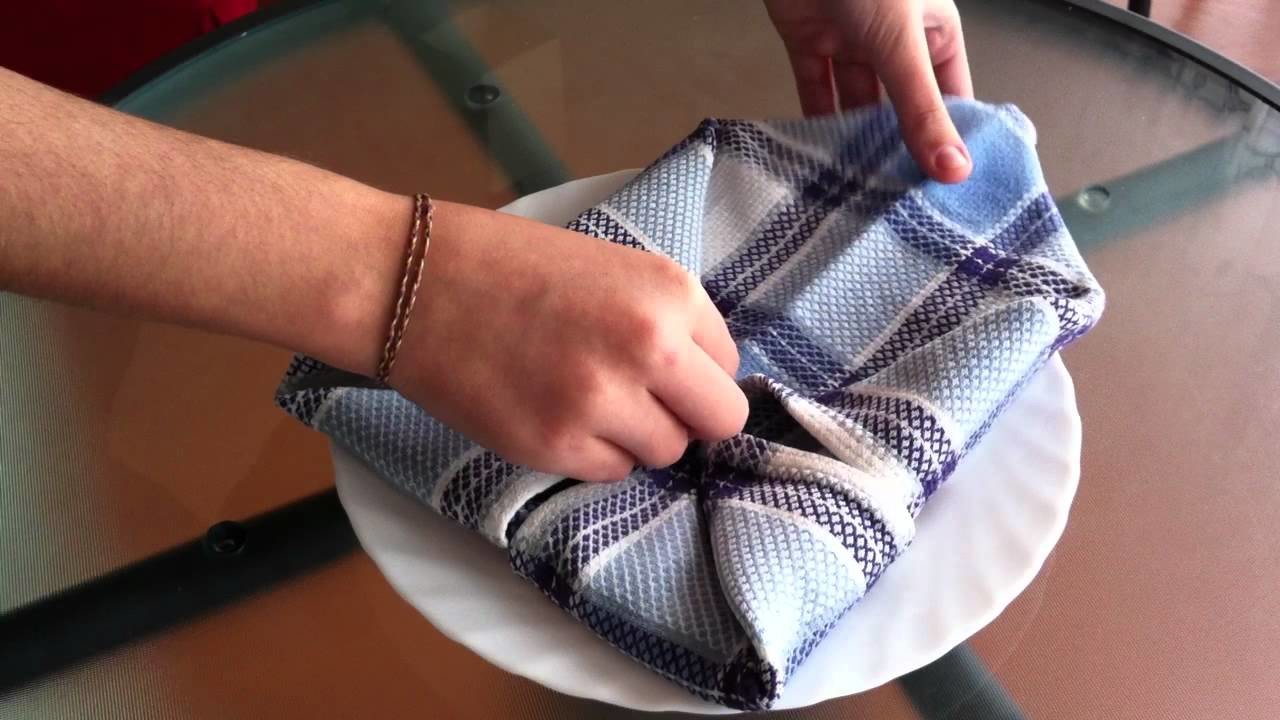 Servilletas decorativas: cómo doblar una servilleta en forma de lirio