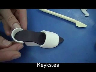 Cómo hacer un zapato de fondant. How to make a fondant shoe