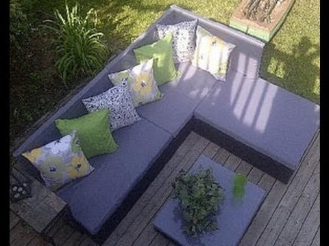 Sofa exterior para el jardín hecho con palets