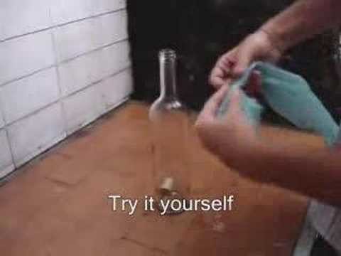 Como sacar el corcho caido dentro de una botella sin romper