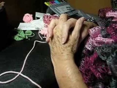 Yo te teji una rosa a crochet leyendo graficos