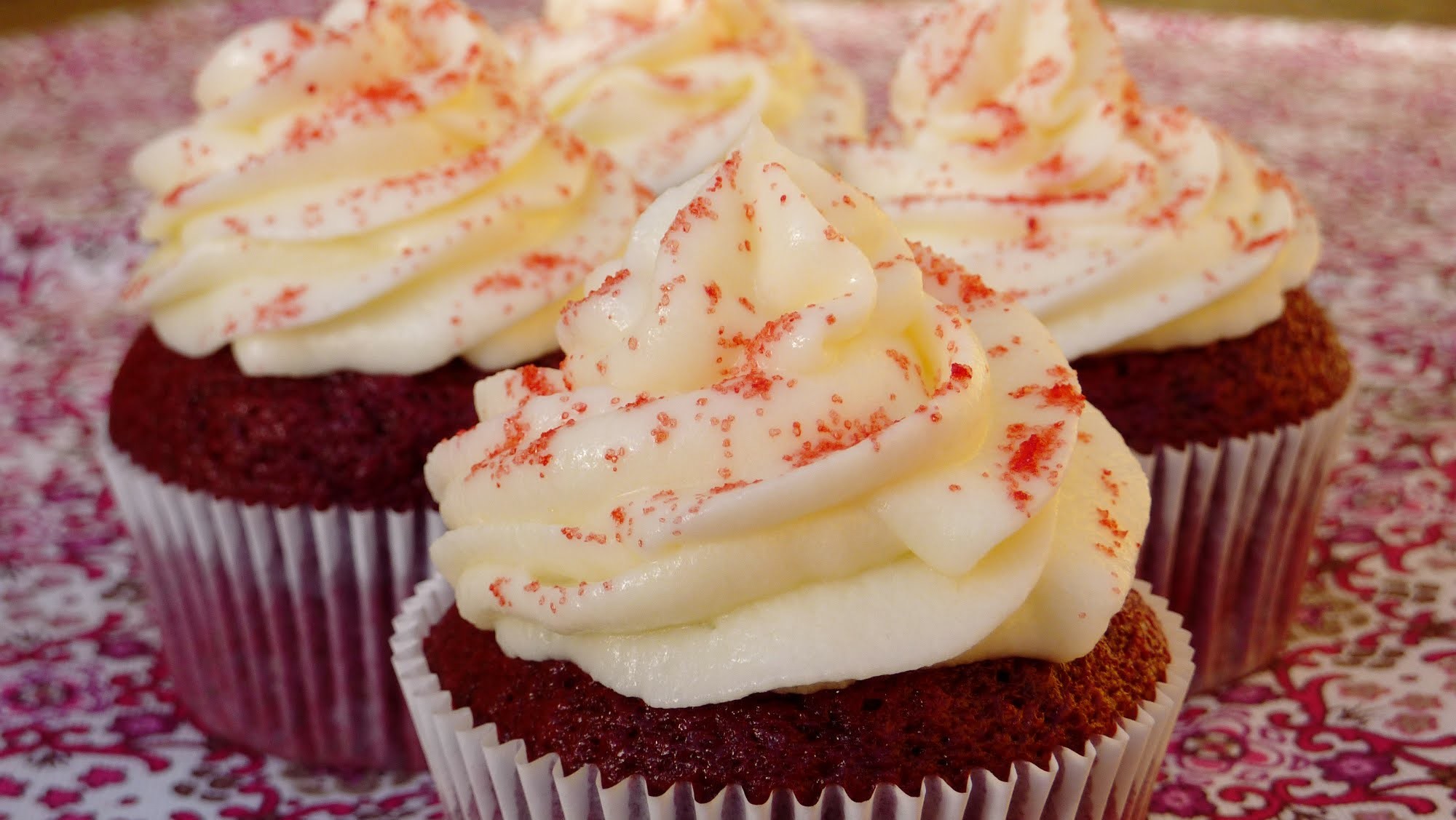 Cómo hacer Cupcakes Red Velvet o Cupcakes de Terciopelo Rojo | LHCY