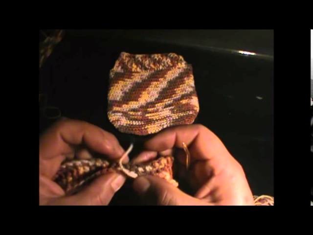 Cómo tejer una bolsita para niña a crochet. Parte 2 de 2.