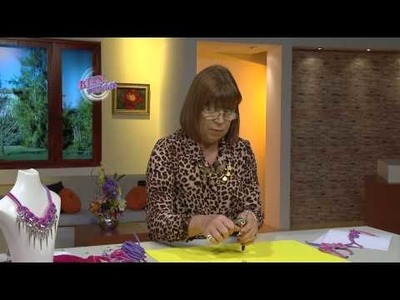 Mónica de Grau - Bienvenidas en HD - Hace un collar con tiras de cuero.
