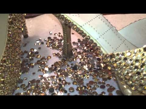 Decorando zapatos con piedras preciosas de resin (DIY rhinestone shoes)