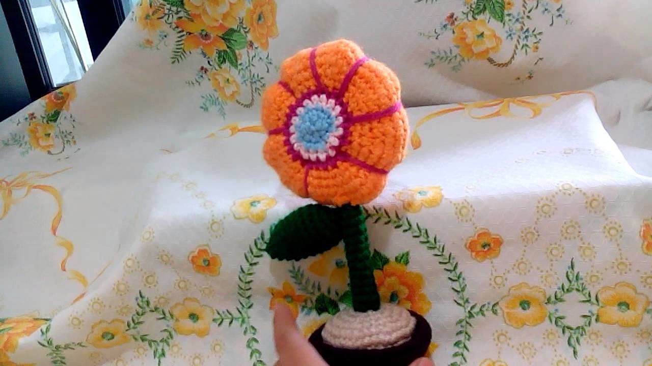 Flor con masetera a crochet amigurumi