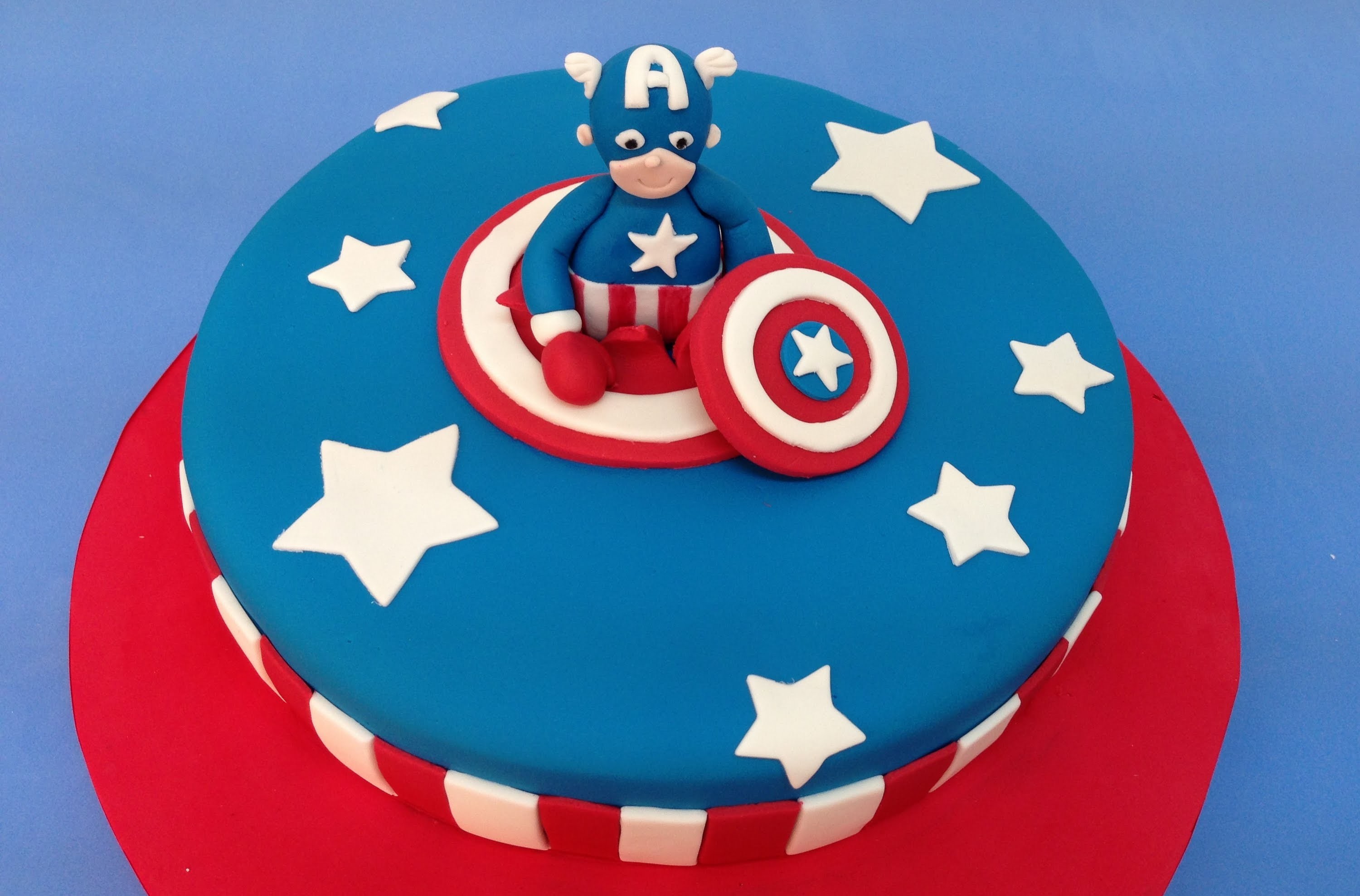Tarta de fondant de Superhéroe: Capitán America.Captain America cake