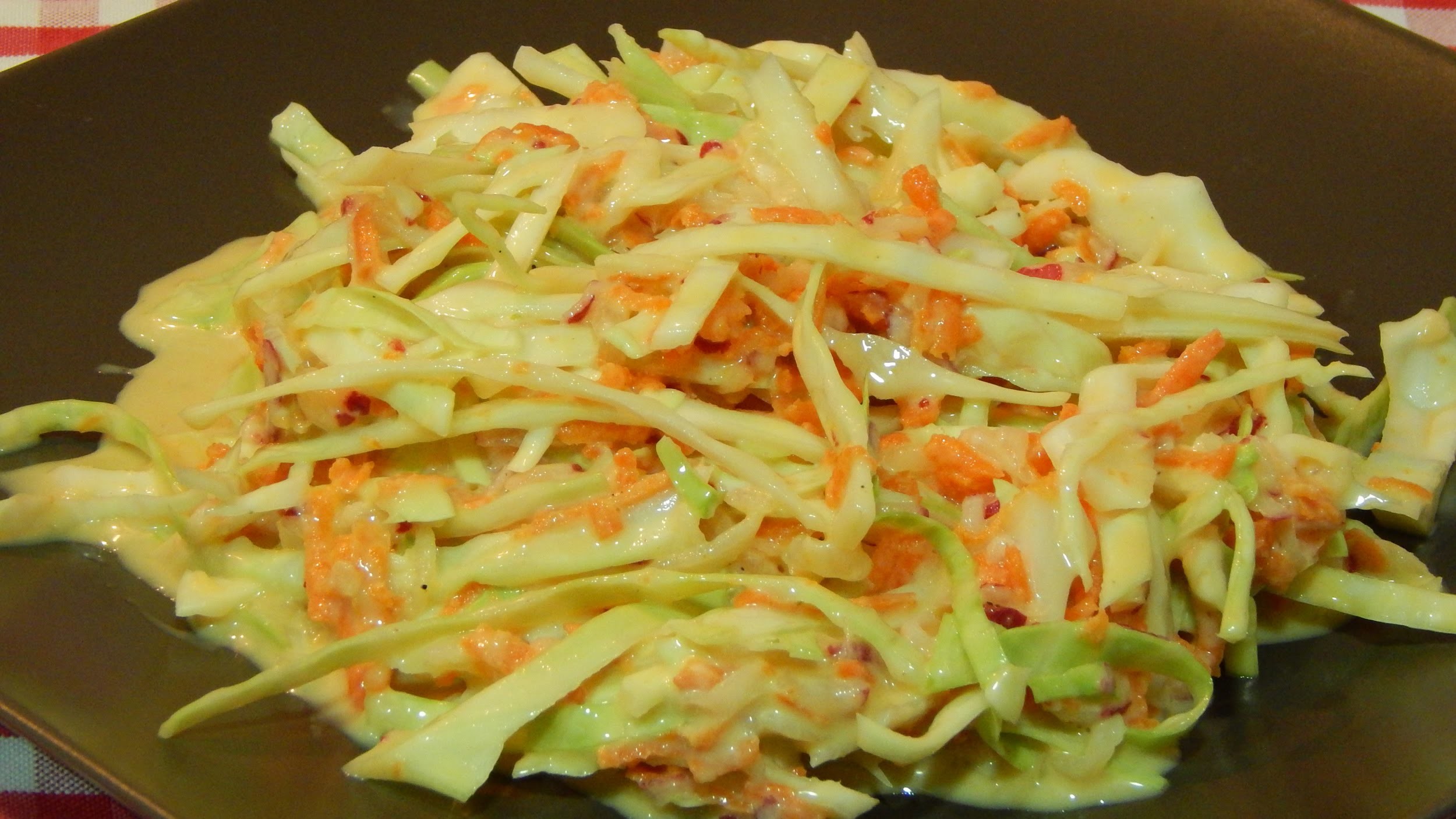 Cómo hacer ensalada agridulce de repollo y zanahoria