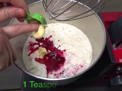 How To Make a Watermelon Cake.Cómo hacer un pastel de sandía para el verano