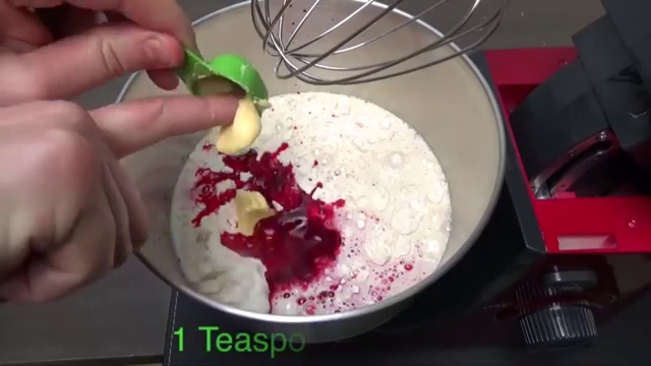 How To Make a Watermelon Cake.Cómo hacer un pastel de 