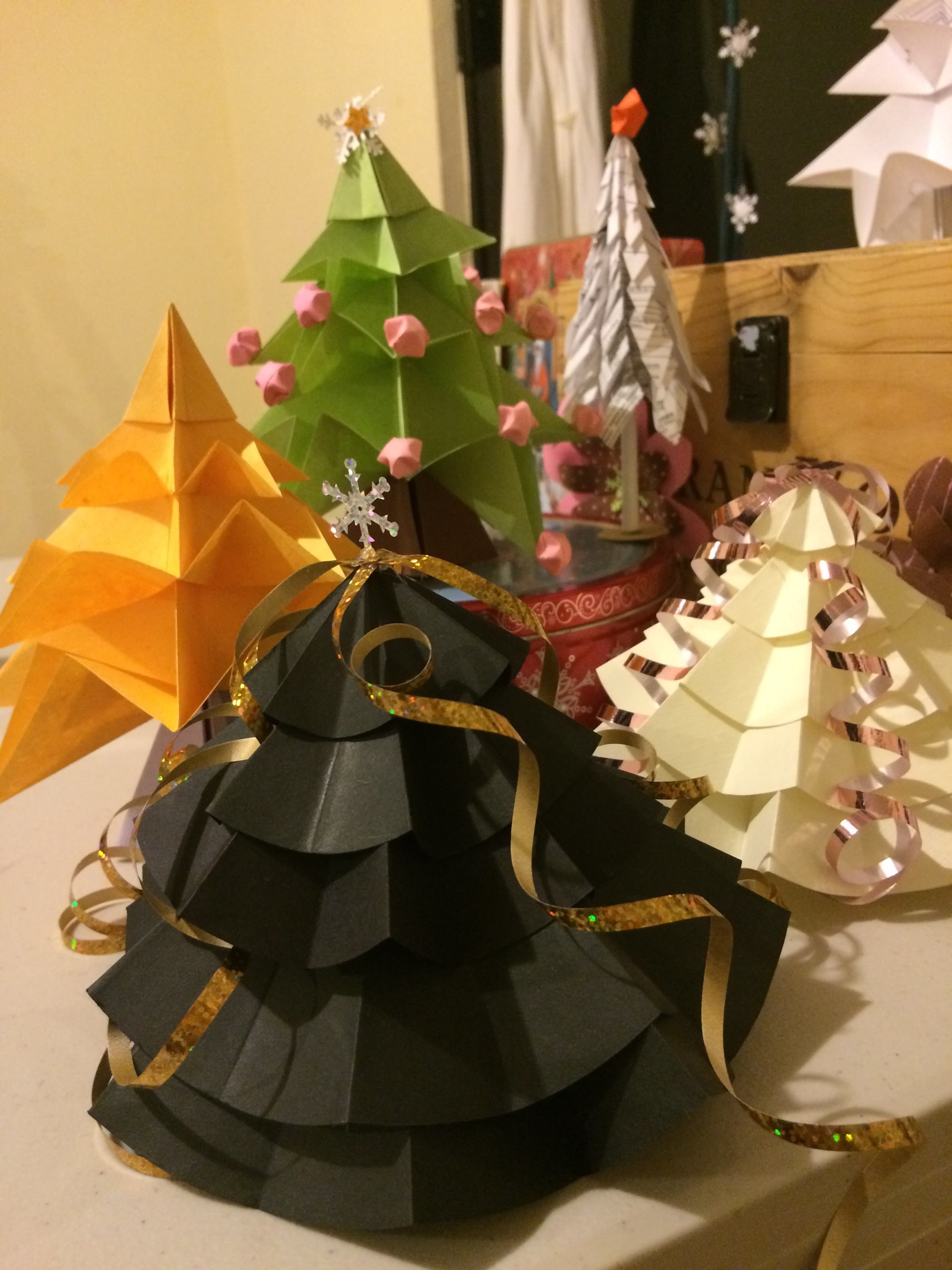 DIY. Arbolitos de Navidad de Papel